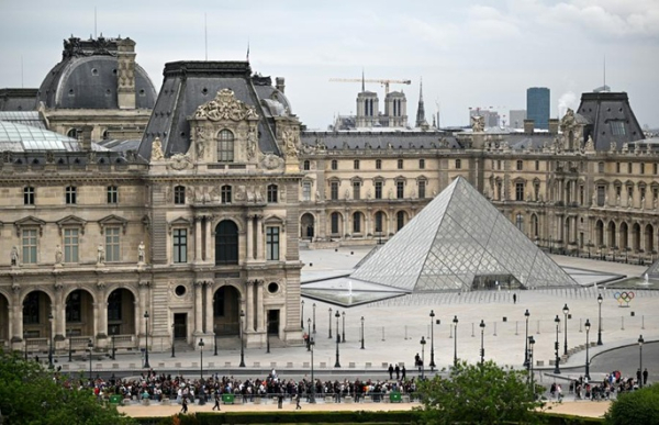 2 suspects in Louvre heist placed under formal probe 2 suspects in Louvre heist placed under formal probe