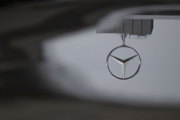 Mercedes-Benz sees 3rd-quarter profit fall 31% Mercedes-Benz sees 3rd-quarter profit fall 31%