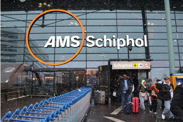 2 aircraft collide on the ground at Schiphol airport, no injury 2 aircraft collide on the ground at Schiphol airport, no injury