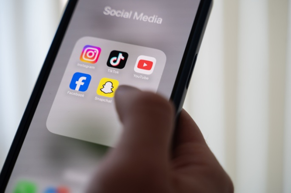 British PM announces full ban on social media for under-16 British PM announces full ban on social media for under-16