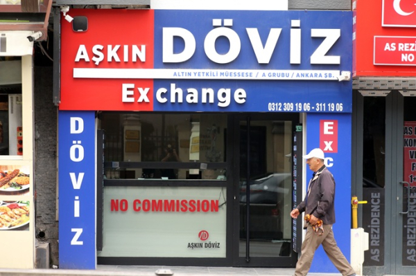 Inflation puts summer travel out of reach for many Turks Inflation puts summer travel out of reach for many Turks