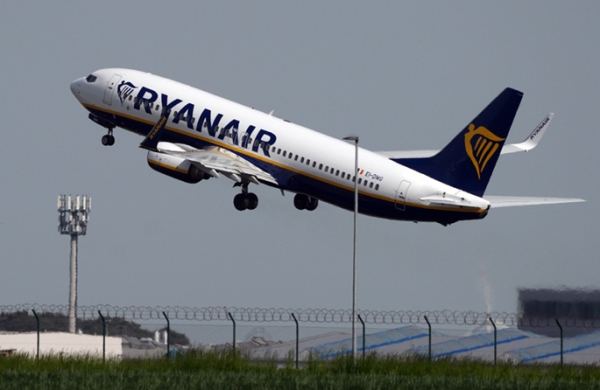 Broken window causes panic on Ryanair flight from Greece to Germany Broken window causes panic on Ryanair flight from Greece to Germany